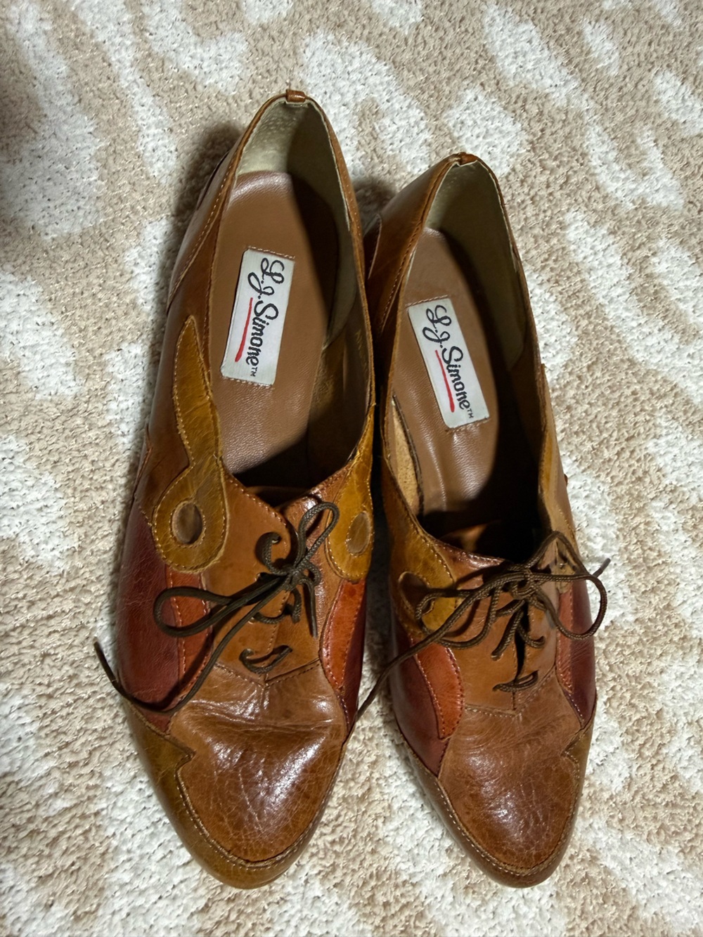 80's- 90's Vintage Two-Tone Brown Leather Lace-Up Flats